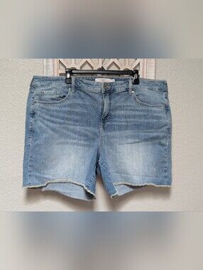 Torrid First At Fit denim shorts plus size 22 light wash 7" inseam raw hem beach